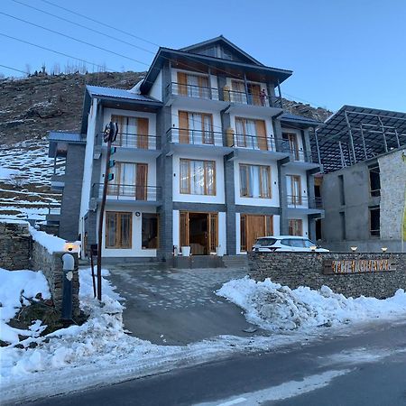 The Bulevar - Whispering Willows Hotel Sissu Exterior foto