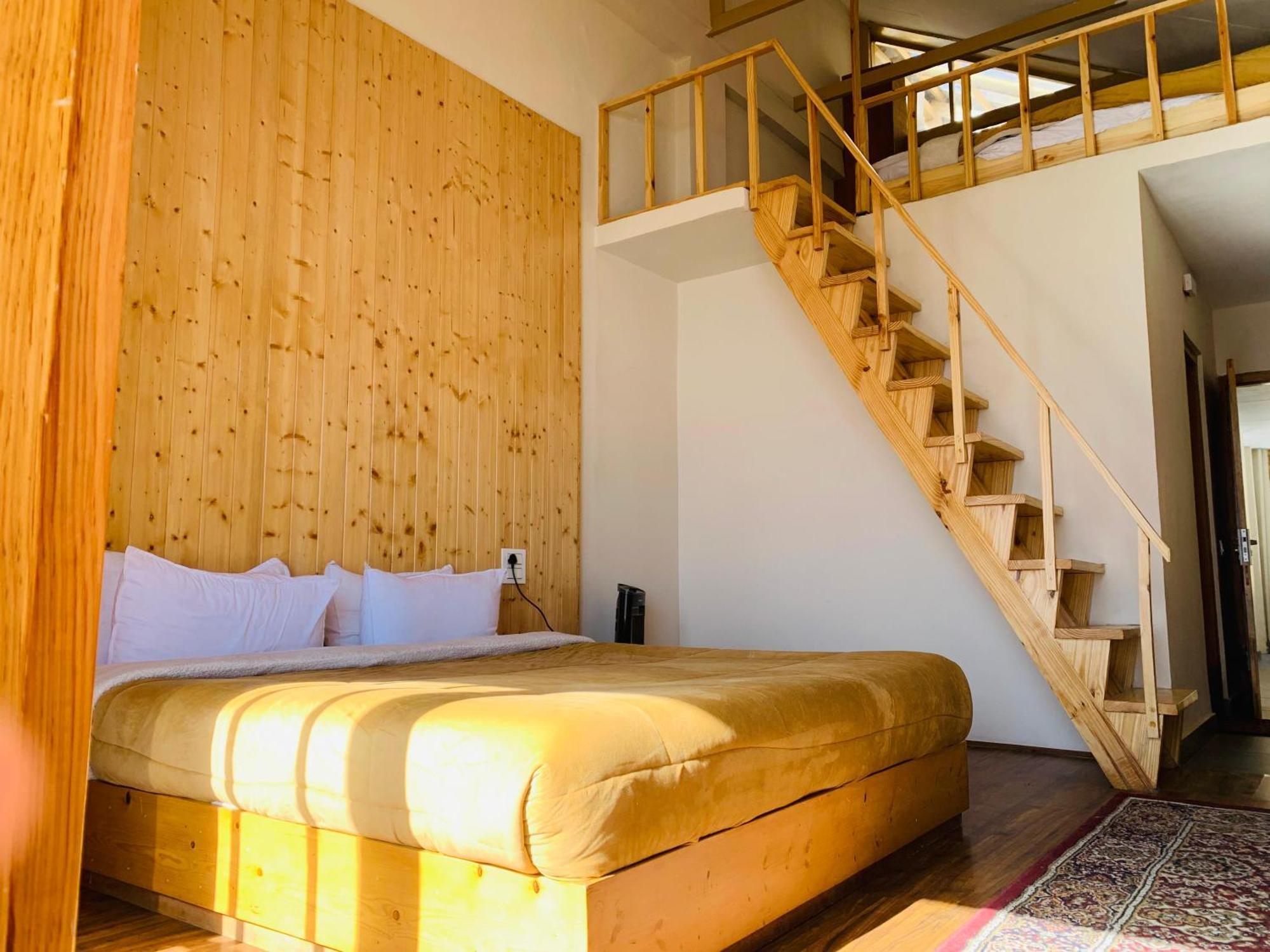 The Bulevar - Whispering Willows Hotel Sissu Exterior foto