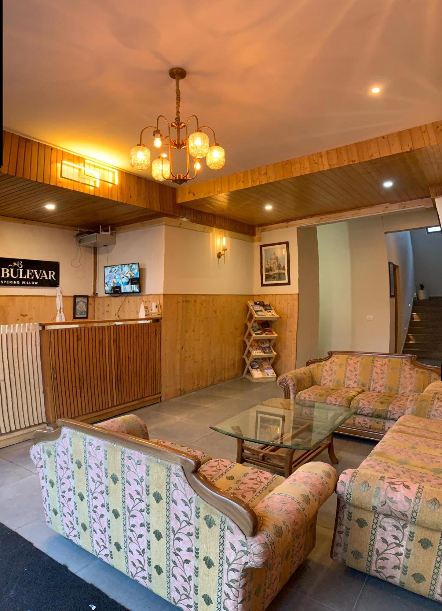 The Bulevar - Whispering Willows Hotel Sissu Exterior foto